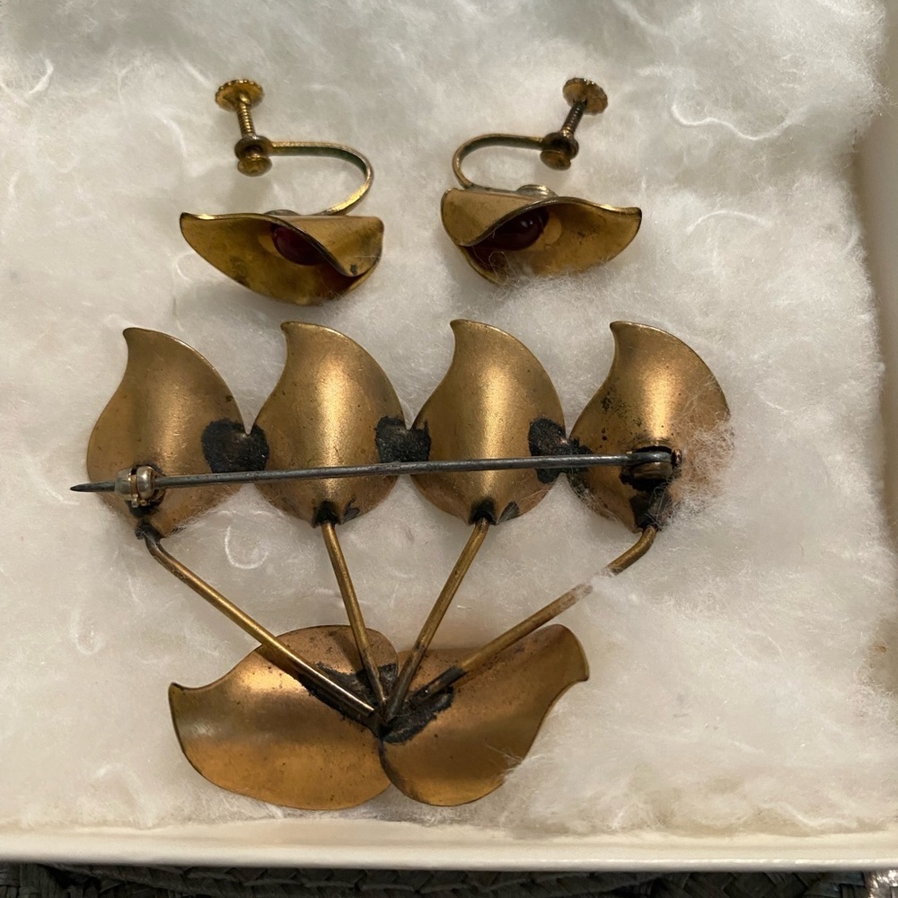 Vintage Rose Gold Tone Lily
Brooch and Earrings - Picture 2 of 4
